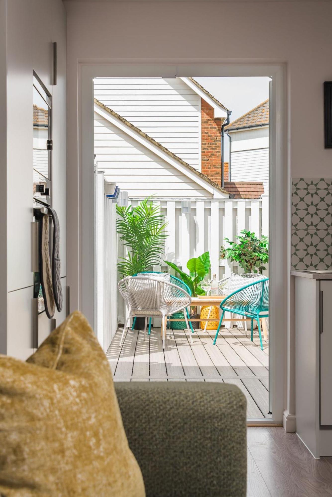 Tradewinds Villa Camber Exterior photo